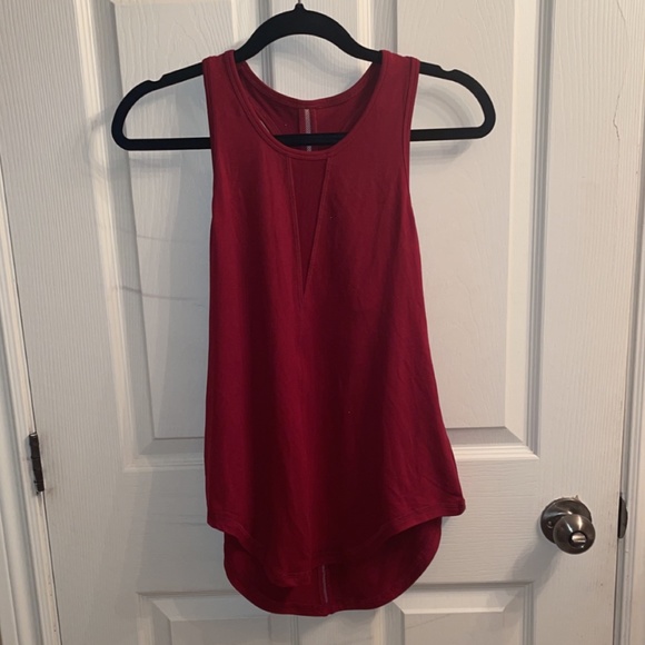 Zyia cranberry Effortless tank - Picture 1 of 2